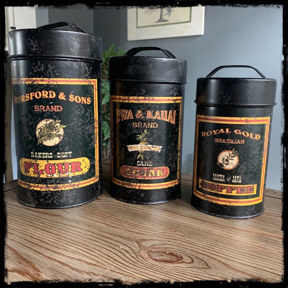 🌺Stackable Canisters, set of three🌺